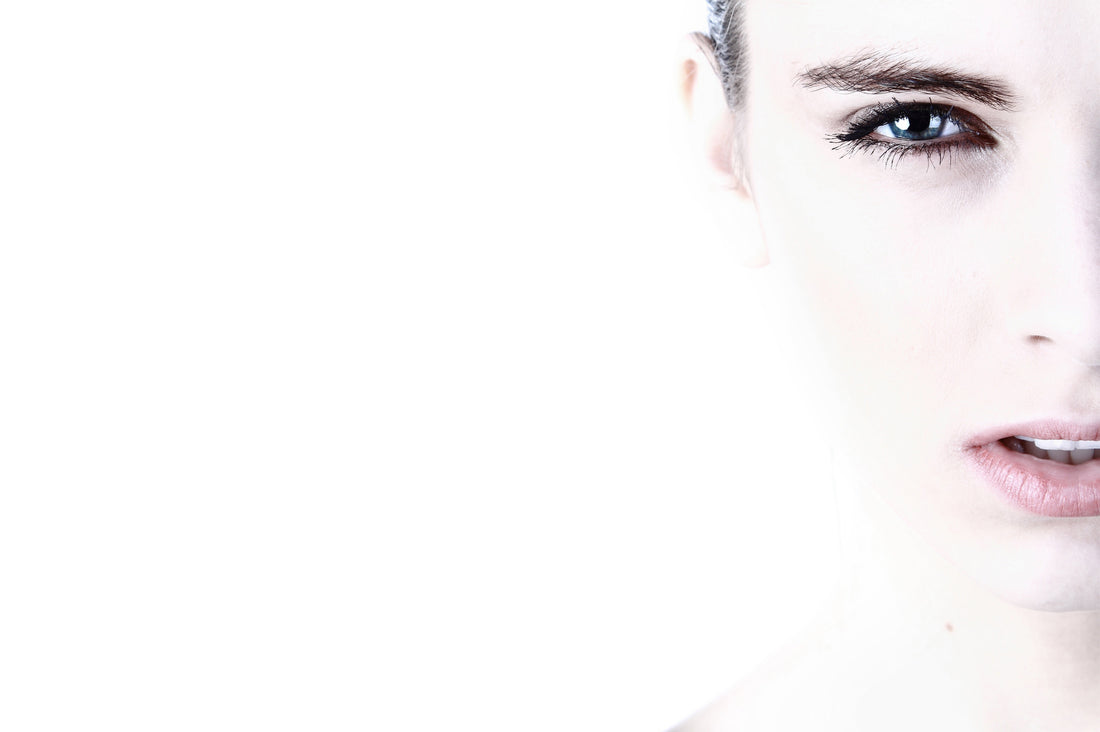 Conceptual illustration of the Still Face Experiment — a blank expressionless face behind frosted glass, symbolising modern disconnection.